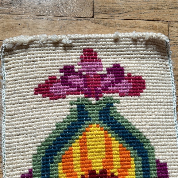 Vintage Psychedelic Floral Latch Hook - Picture 5 of 6